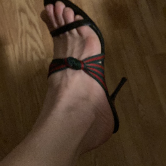 AUTHENTIC GUCCI Sandal US 7 - Picture 13 of 14